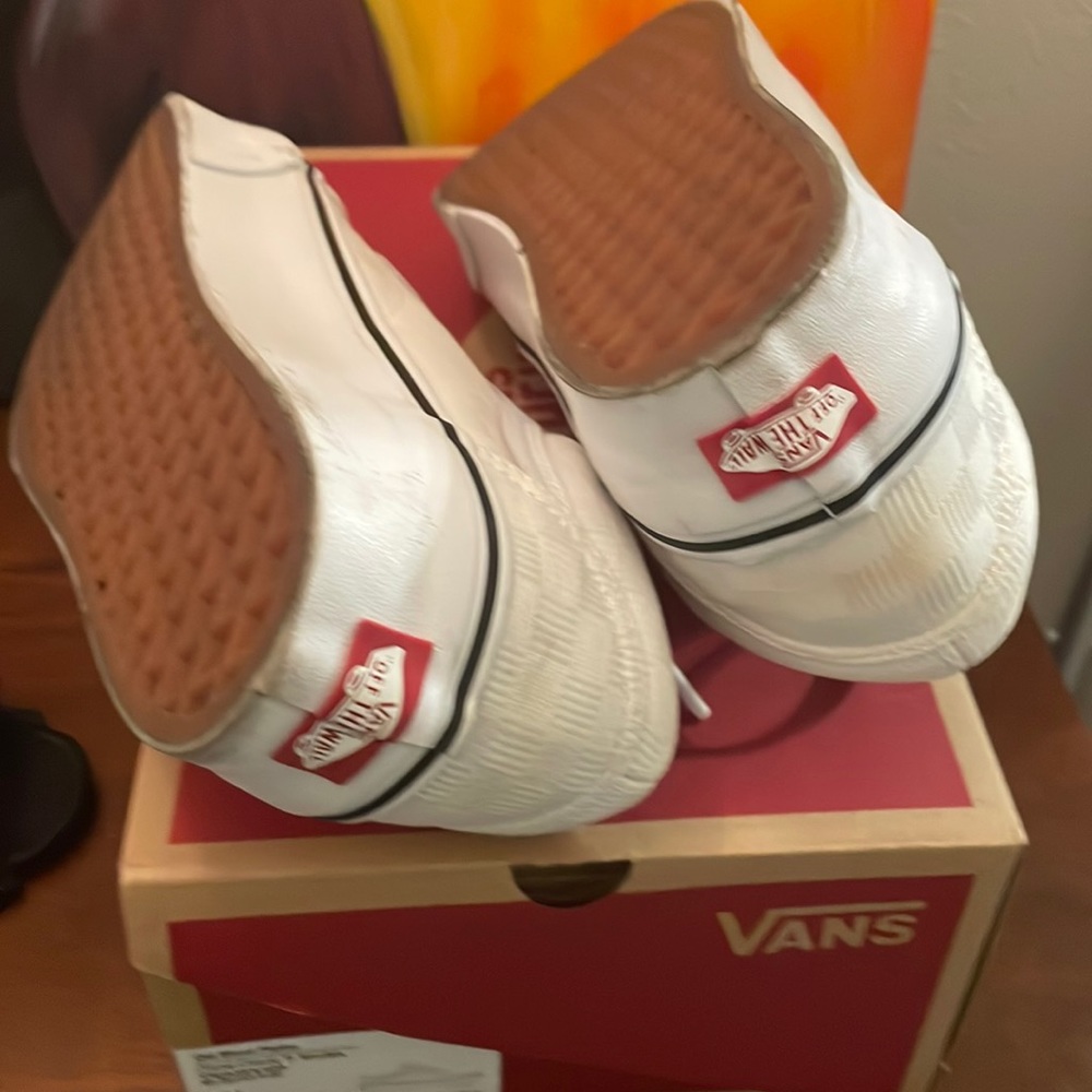 Vans sneakers really new